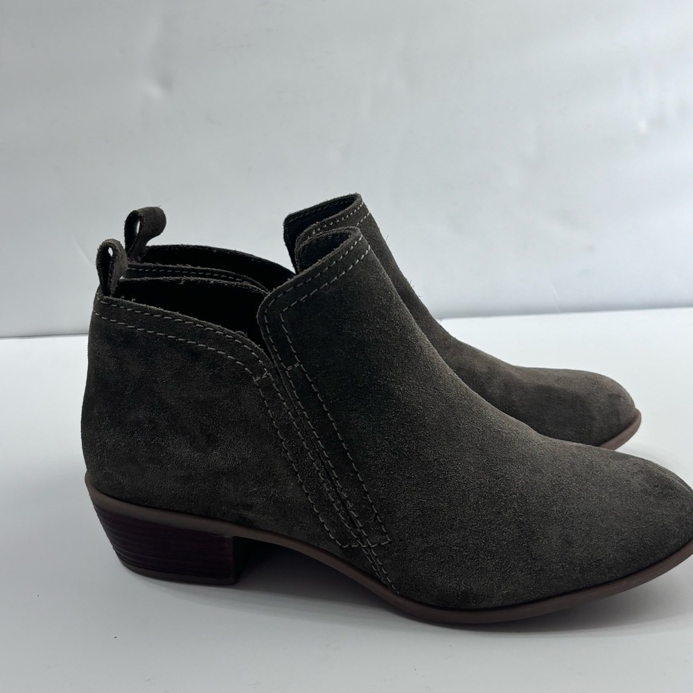 Diba Layla Suede Bootie in Taupe ๐ - Picture 4 of 8